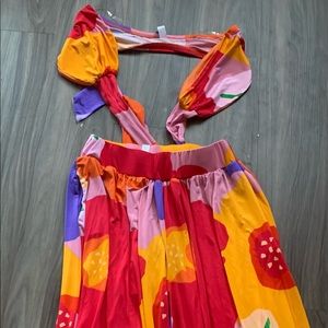 Flowy pants two piece set.